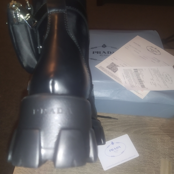 Prada boots - Picture 3 of 4